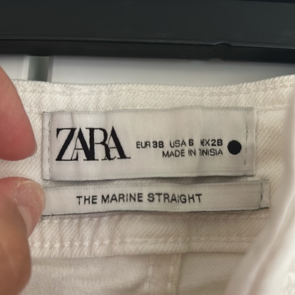 Women’s Zara white wide fit high rise jeans - Picture 3 of 3